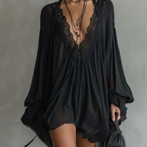 Laura - Vestido Mini de Chiffon Negro con Escote de Encaje para Mujer