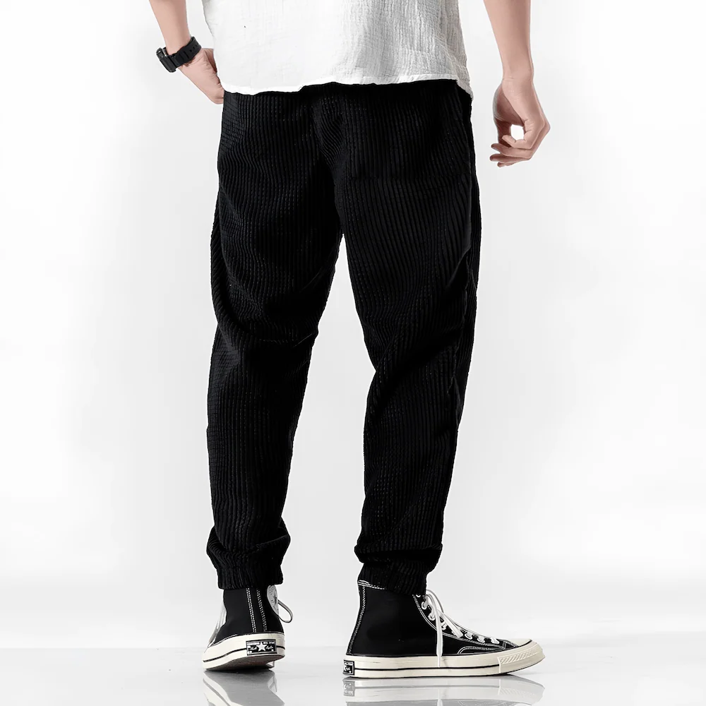 Ramiro | Pantalones de terciopelo modernos - Imagen 7