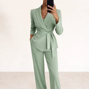 NIKA | TRAJE ELEGANTE DE DOS PIEZAS PARA MUJER