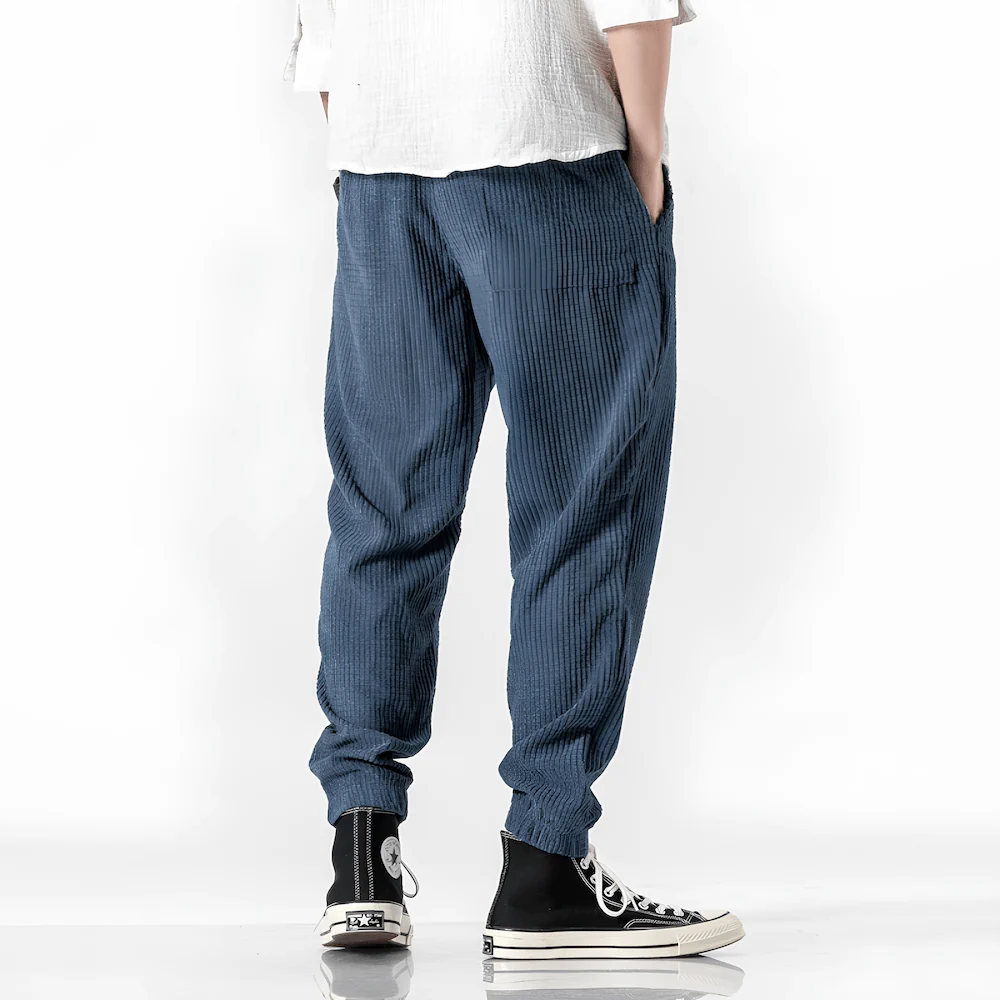 Ramiro | Pantalones de terciopelo modernos - Imagen 3