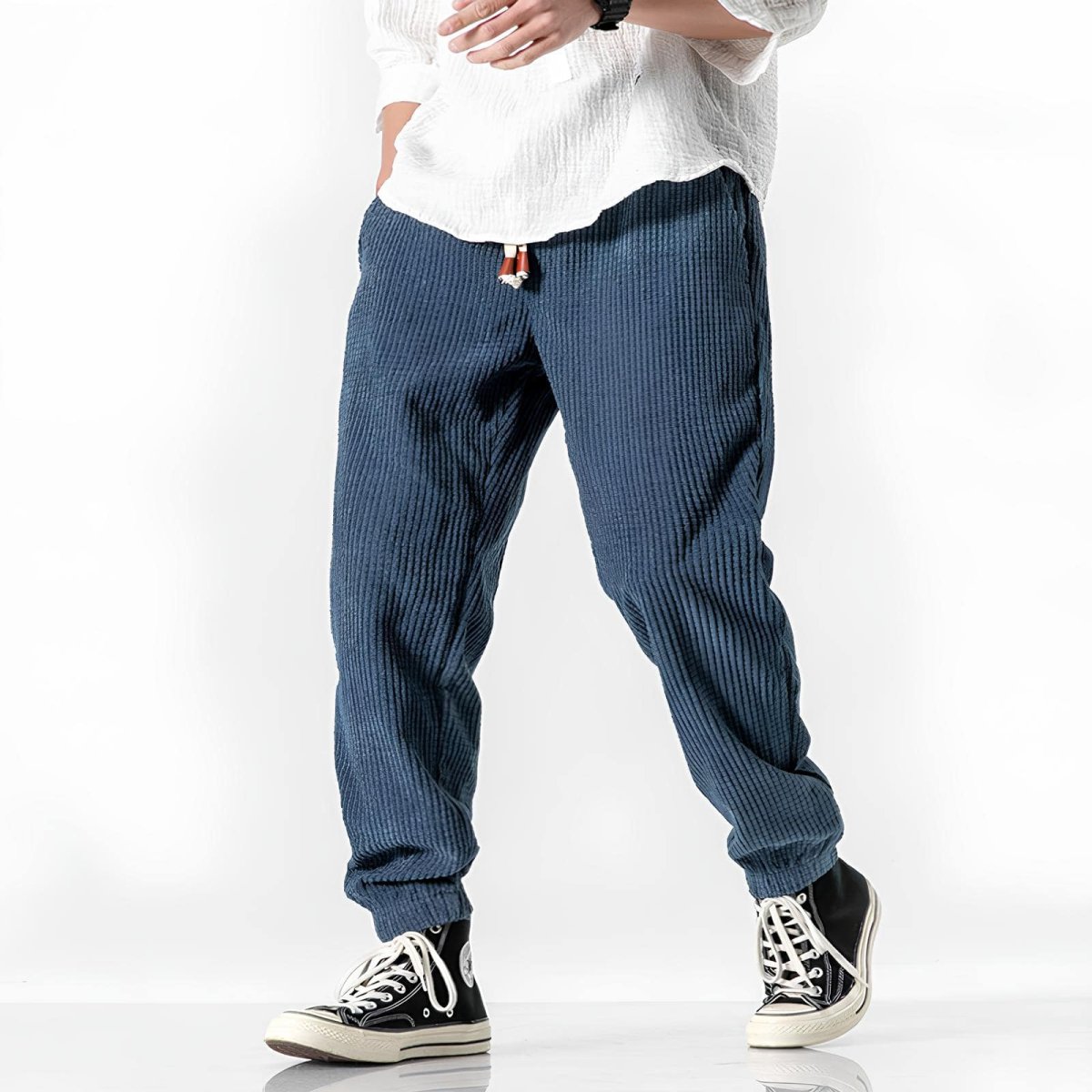 Ramiro | Pantalones de terciopelo modernos - Imagen 2