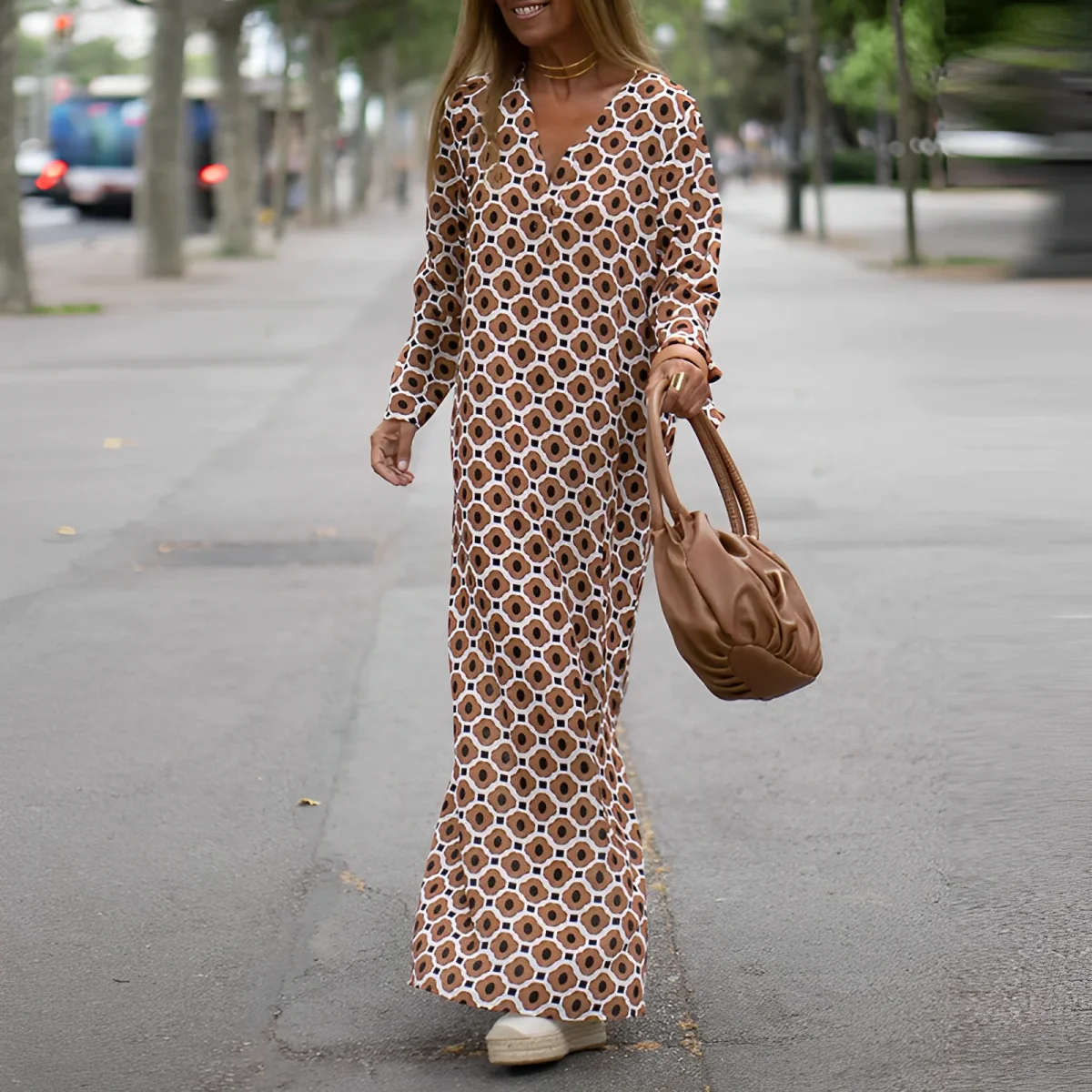 Juliet™ Vestido estampado entallado con cuello en V - Imagen 7