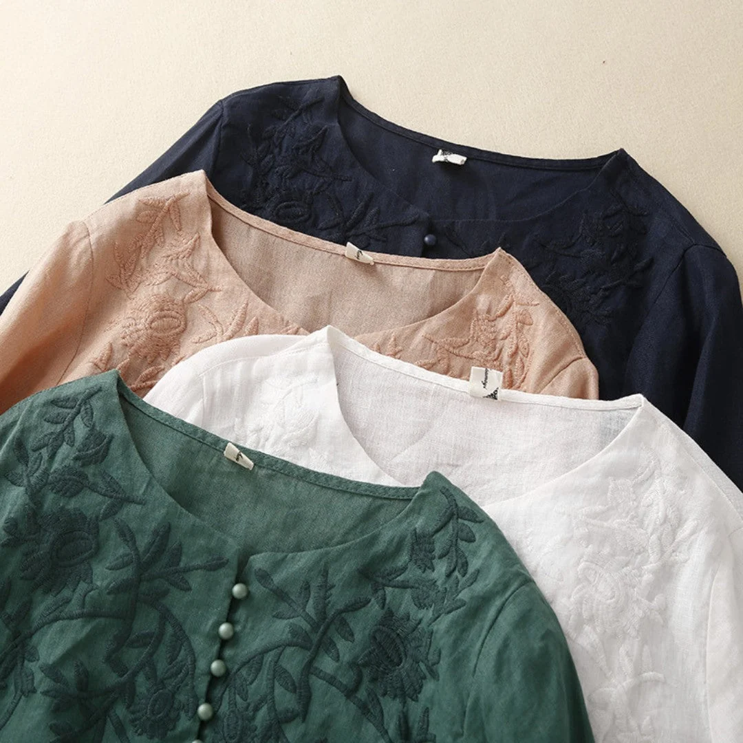 Laurienne™ | Blusa bordada con botones - Imagen 6