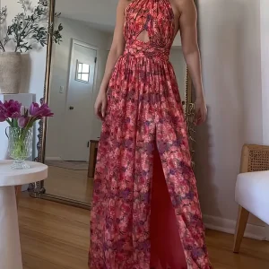 Isa Luna | Vestido largo espalda abierta con estampado floral