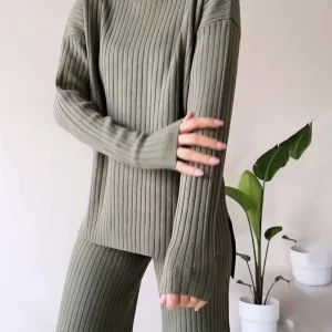 Conjunto casual de dos piezas con abertura elegante