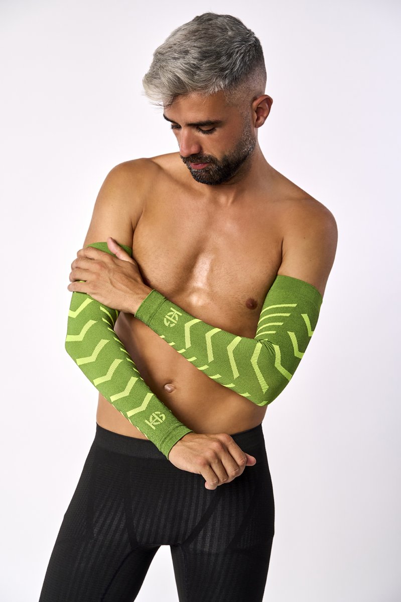 BONE · Manguitos técnicos con fibra de carbono para deporte | Amarillo - Imagen 4