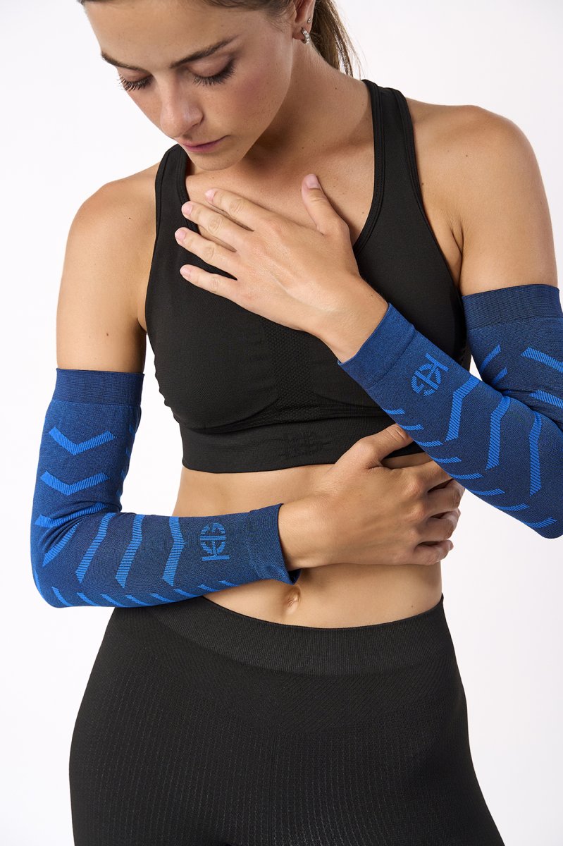 BONE · Manguitos técnicos con fibra de carbono para deporte | Azul - Imagen 2