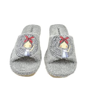 Zapatilla de casa abierta de toalla con adorno de muñequita