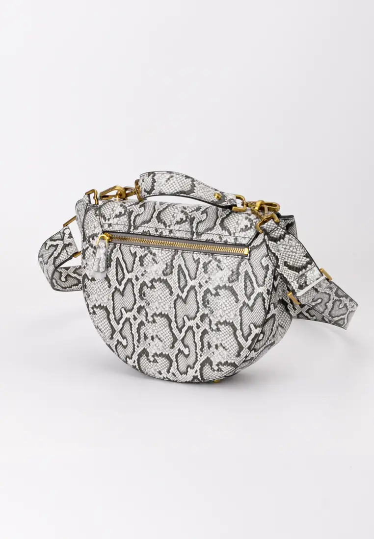 Bolso Guess Fleet Flap Natural - Imagen 4