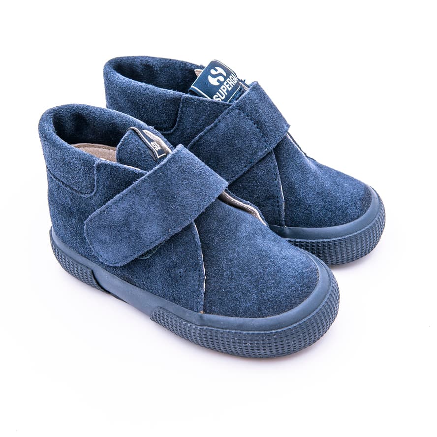 Bota en piel serraje con cierre de velcro y suela gruesa aislante del frio. - Imagen 5