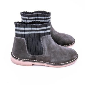 Bota en ante con cuello con elasticos y suela de invierno