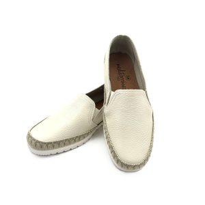 Slipper en piel con suela de goma y plantilla alcolchada