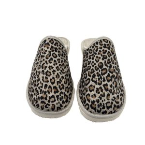 Zapatillas de casa cerradas con estampado leopardo
