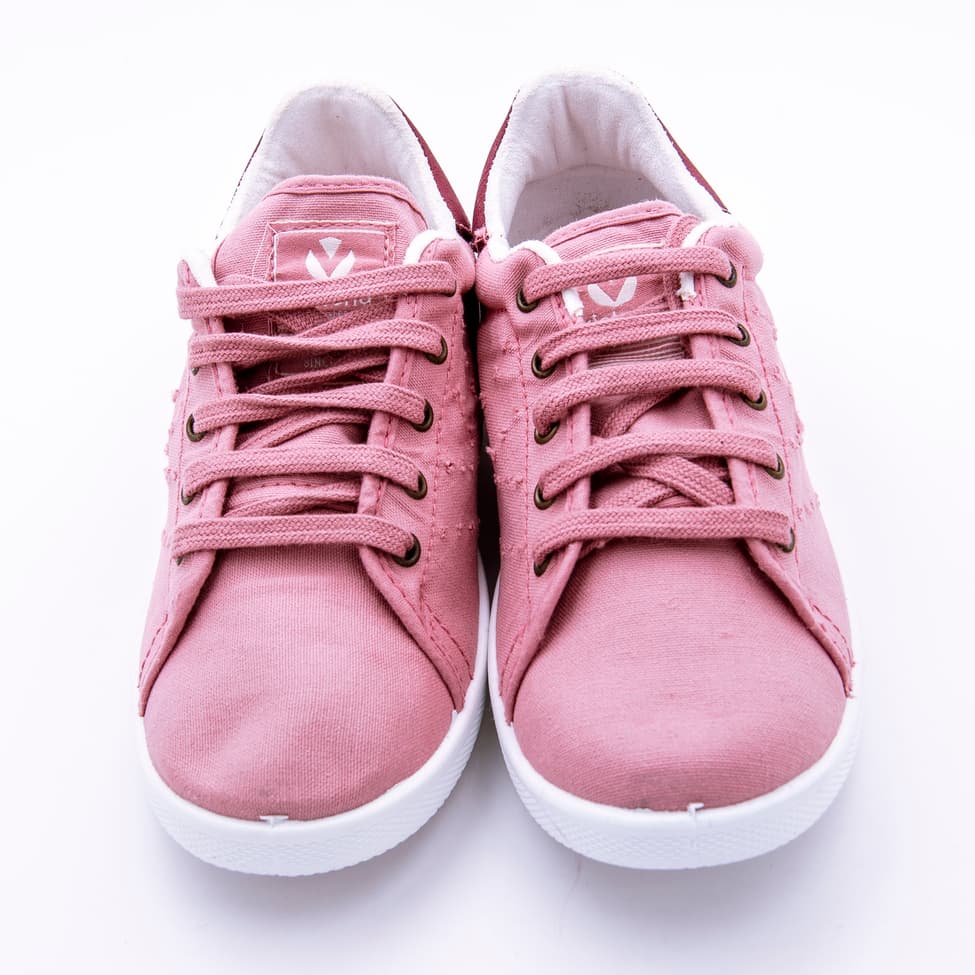 Zapatillas de la marca Victoria en lona con cierre de cordones y suela de goma - Imagen 6