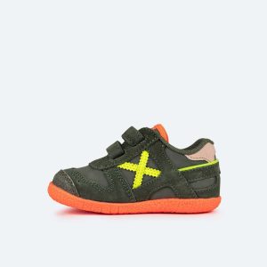 Deportiva o playera dos velcros suela de goma naranja fluor Munich