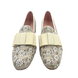 Zapato vestir estampado dorado con lazo