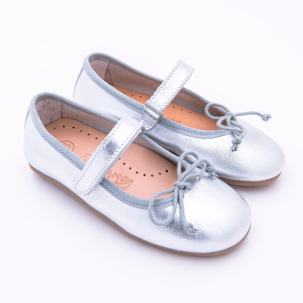 Bailarina tipo mercedita en napa piel con cierre de velcro - Imagen 4