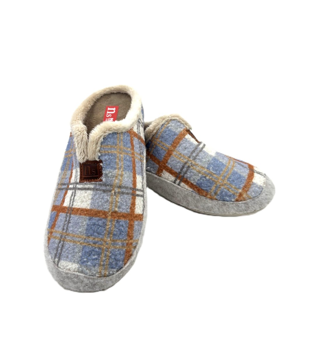 Zapatilla abierta para mujer de algodon con forro interior y dibujo de cuadros. - Imagen 3