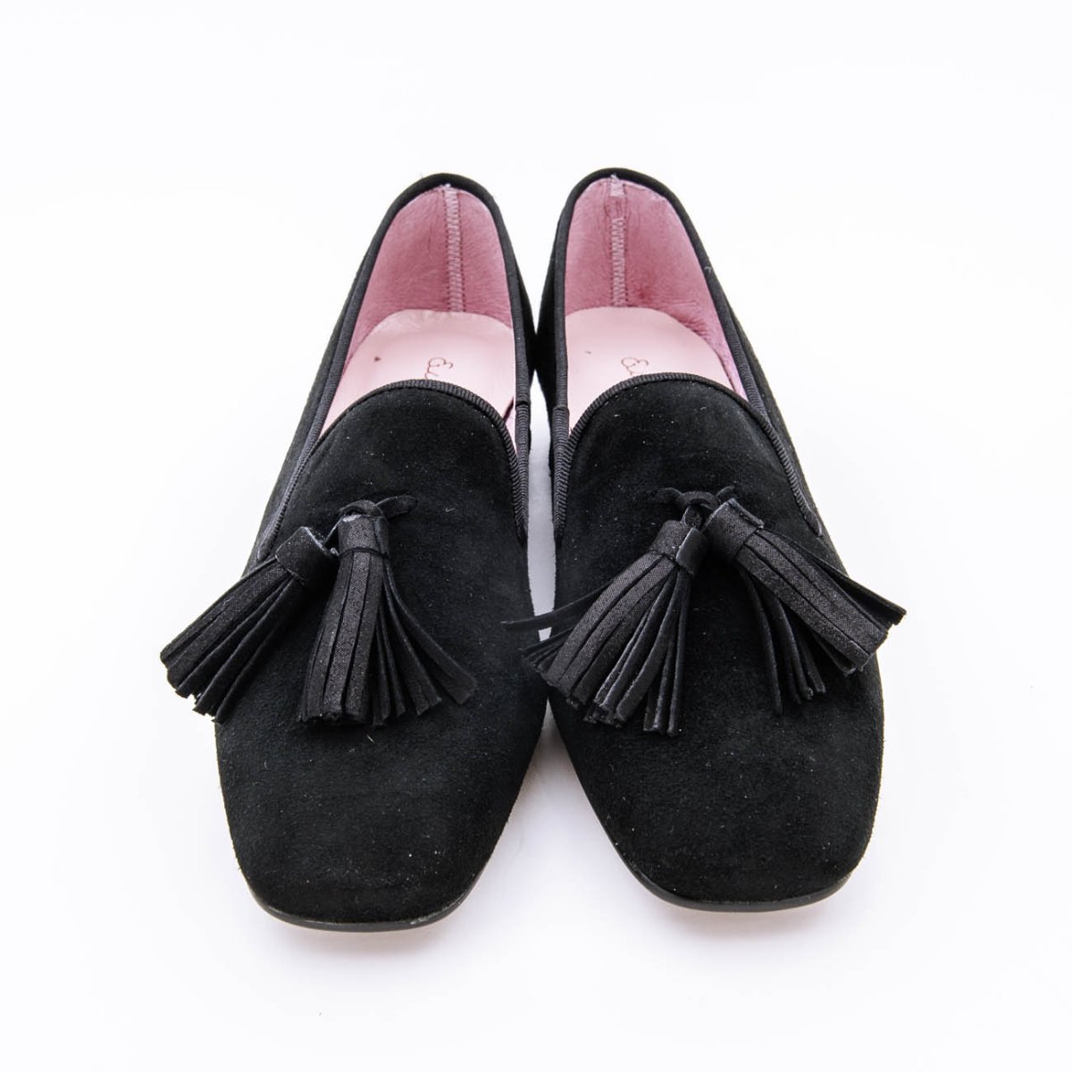 Zapato con tacón de ante con borlitas. - Imagen 6