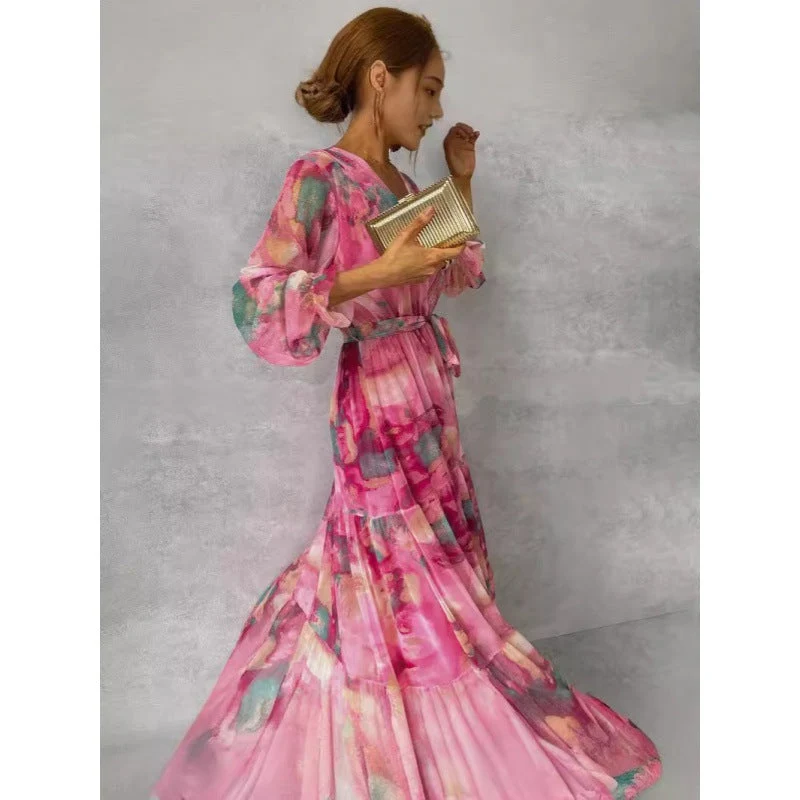 Kalani | Elegante vestido floral con escote en V - Imagen 4