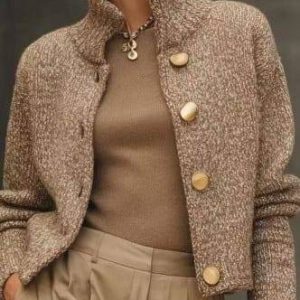 MARA | Cárdigan corto con cuello alto y botones