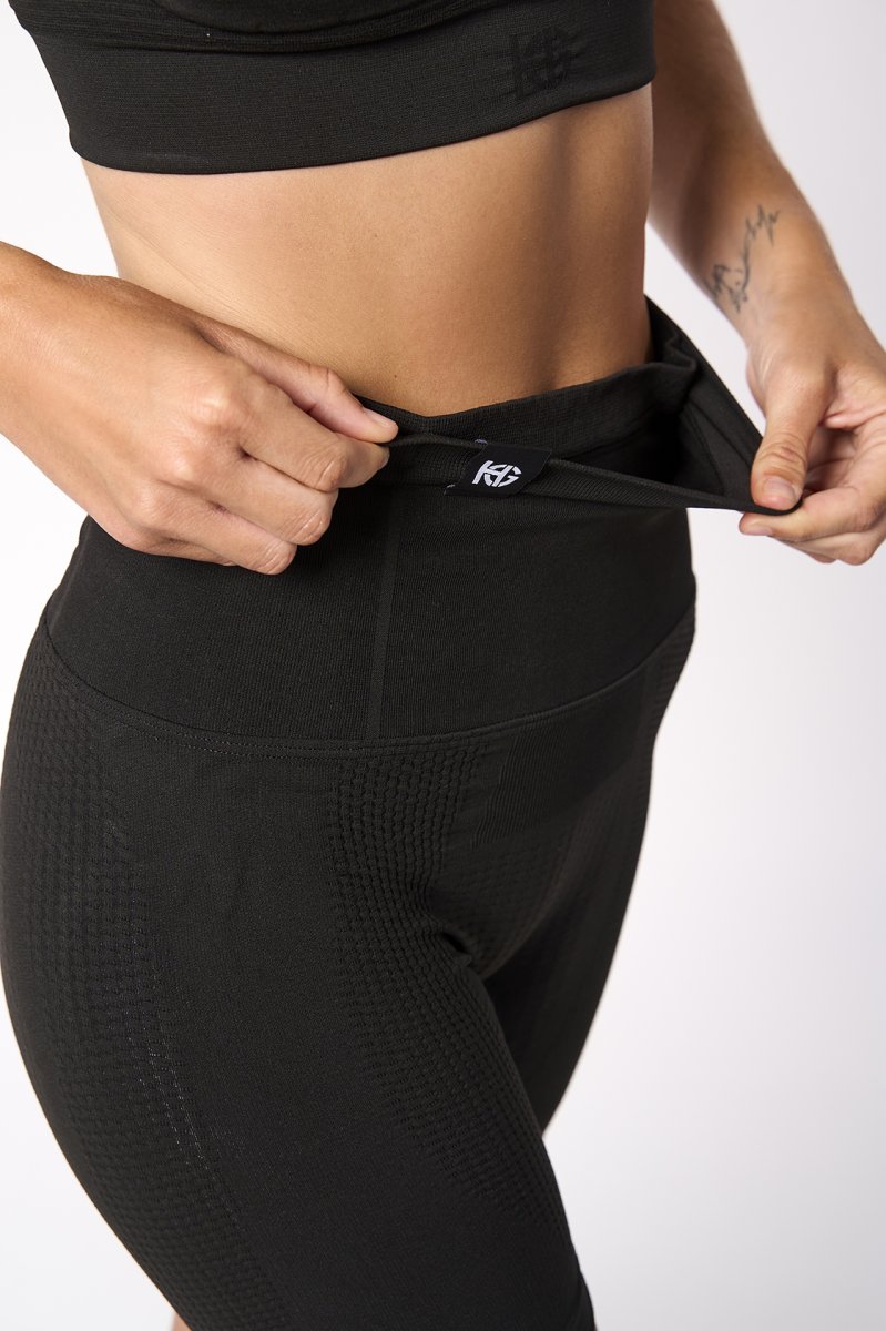 ORELIA · Short técnico con cinturón integrado para trail | Negro - Imagen 3