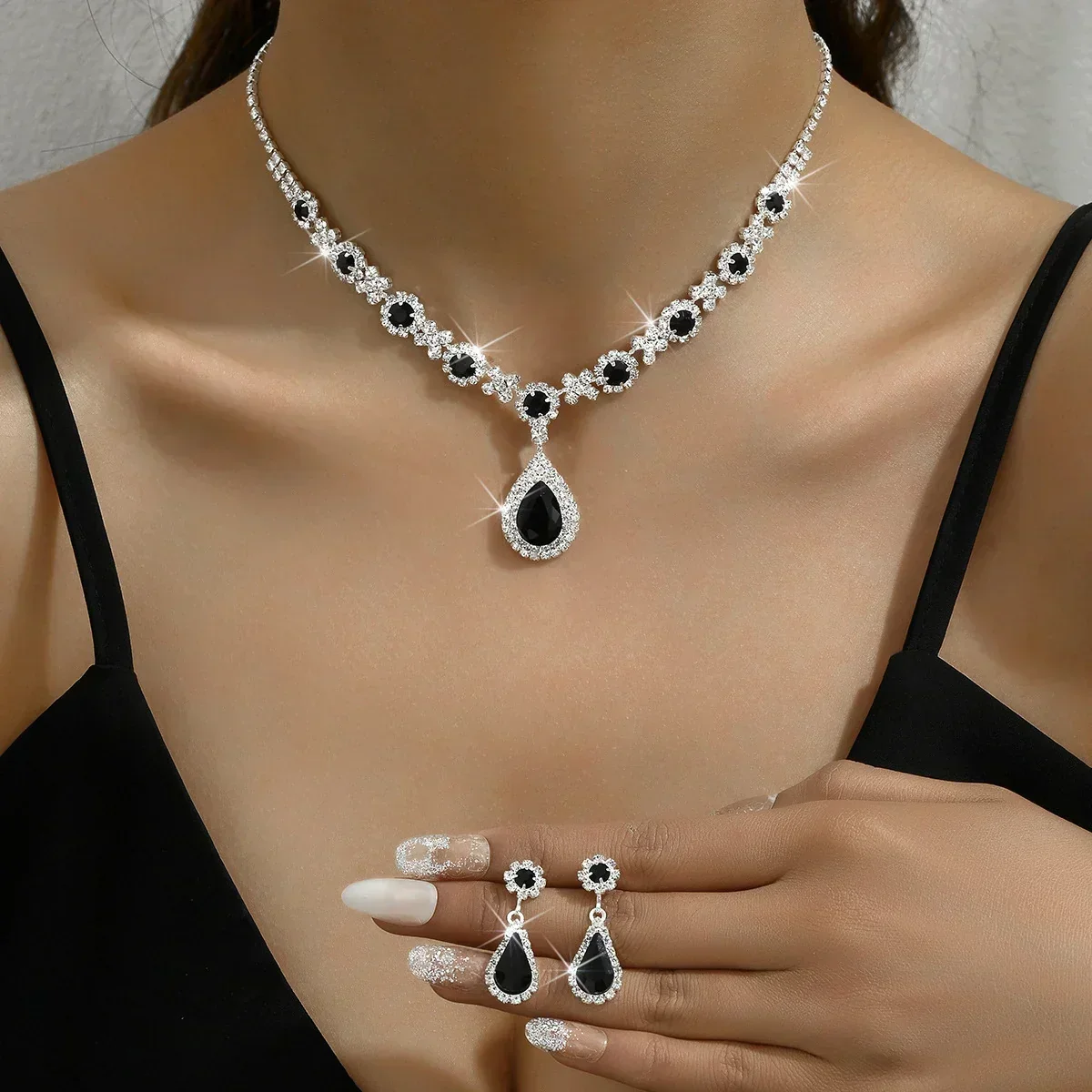 Véra | elegante conjunto de joyas de cristal - Imagen 4