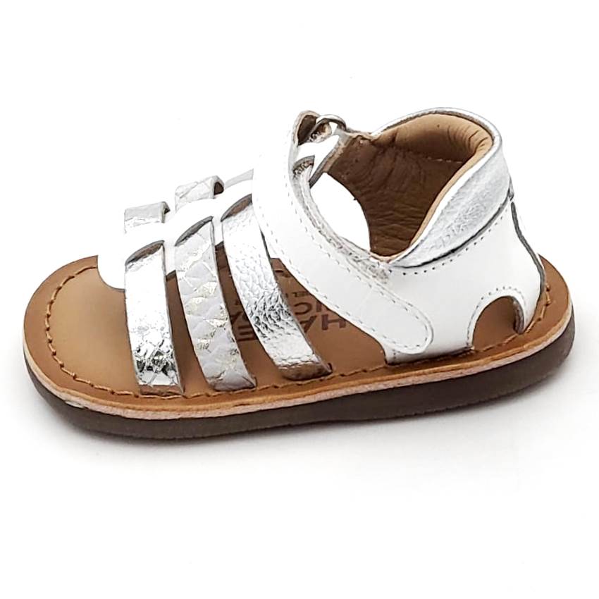 Sandalias para niñas en napa piel metalizada con cierre de velcro - Imagen 5