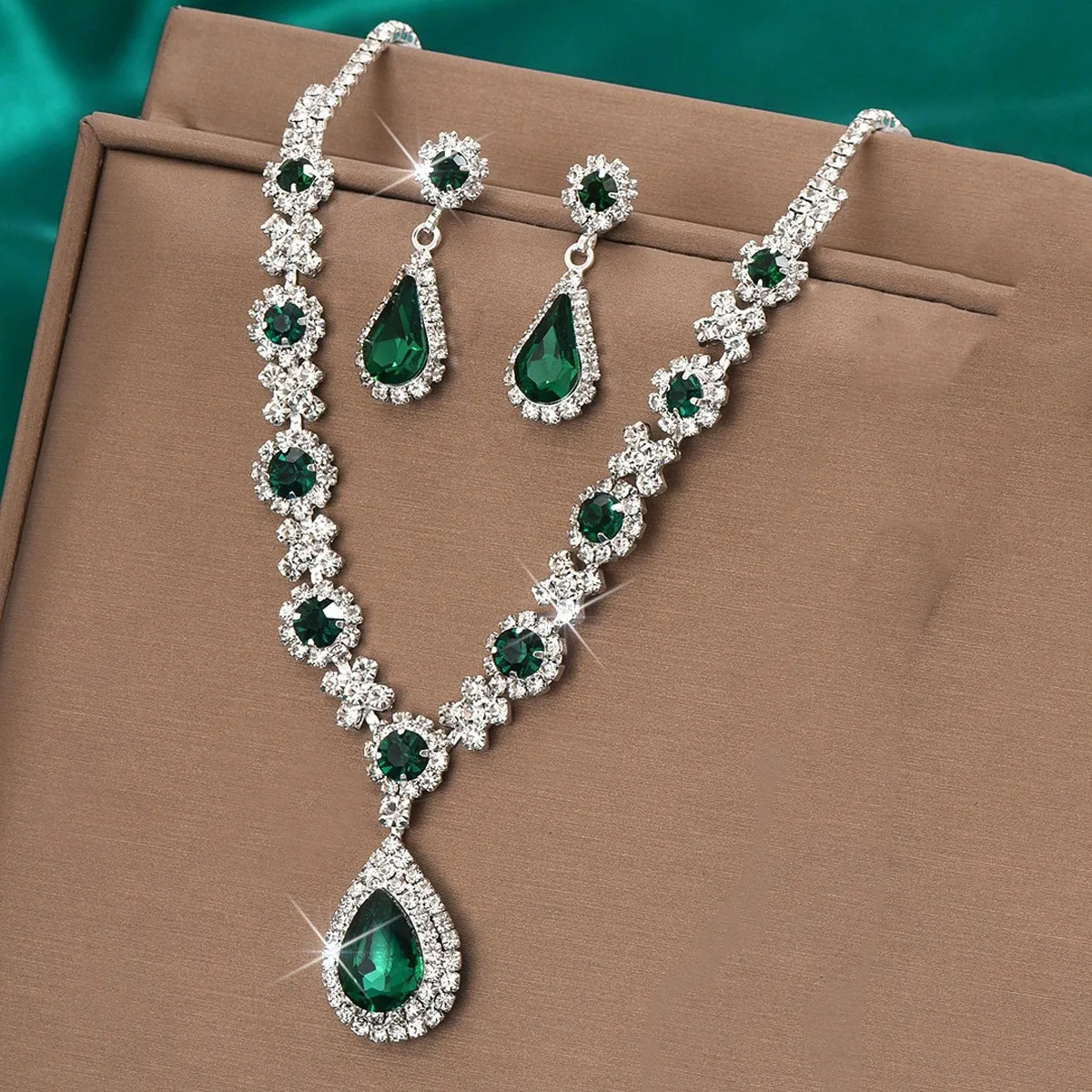 Véra | elegante conjunto de joyas de cristal - Imagen 5