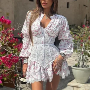 Cellina ™ vestido de flores con volantes