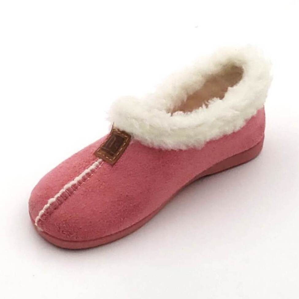 Zapatilla cerrada con borreguito blanco y suela flexible - Imagen 7