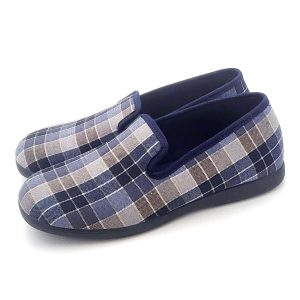 Zapatilla Cerrada Cuadros