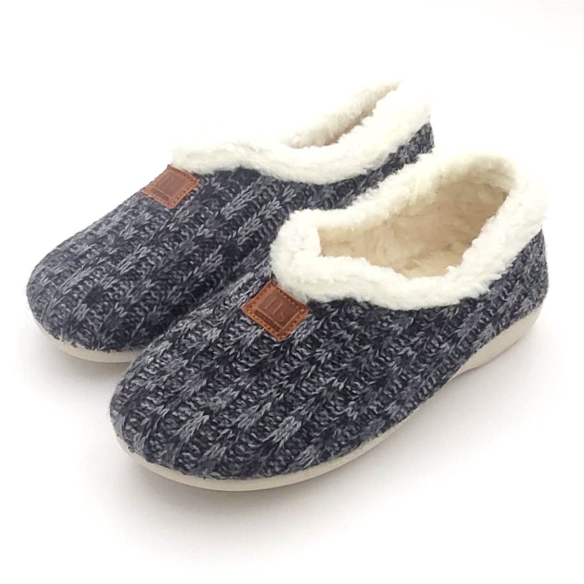 Zapatilla para casa con cuello de boreguito y con suela de goma antideslizante - Imagen 7