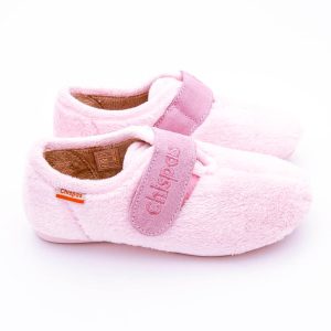 Zapatillas infantiles en algodon pelito con cierre de velcro y suela de goma