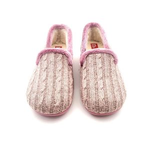 Zapatilla cerrada de punto con dibujo de ochos con borreguito blanco