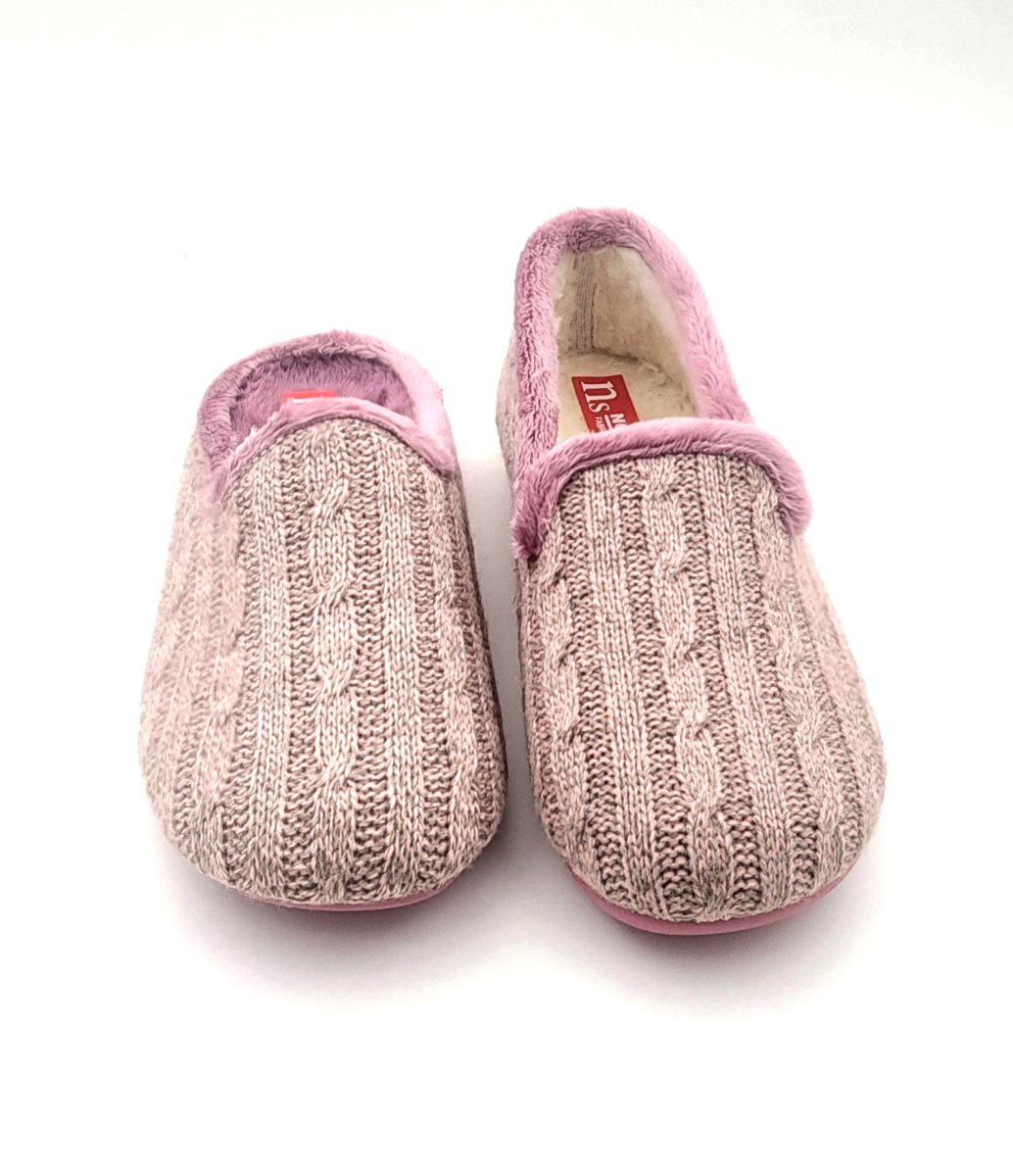 Zapatilla cerrada de punto con dibujo de ochos con borreguito blanco - Imagen 5