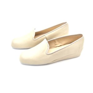 Zapatillas para casa en napa piel con tacon de 2cm y suela silenciosa