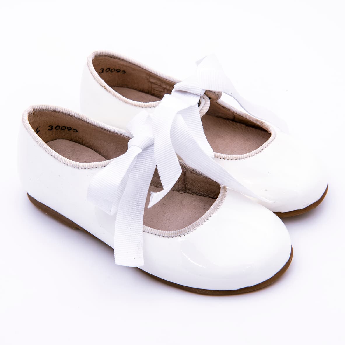 Bailarina o mercedita tipo angelito con lazo de grosgrain en piel charol de vestir para niñas - Imagen 7