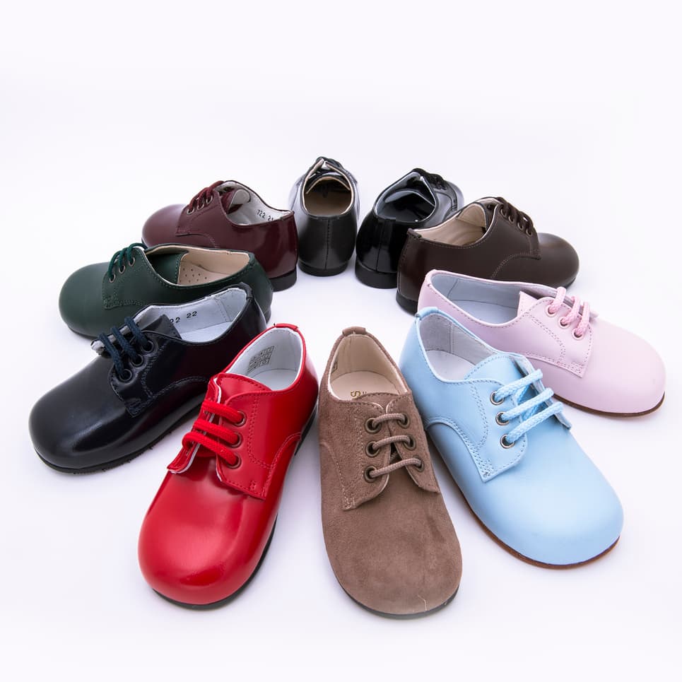 Zapato inglés de vestir con cierre de cordones y con suela de goma antideslizante - Imagen 2