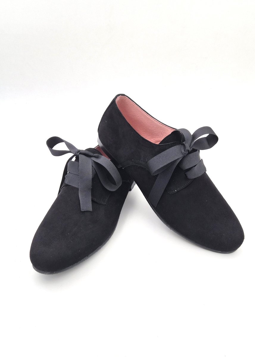 Zapato de vestir para mujer en piel ante con cierre de cordones y con suela antideslizante - Imagen 5