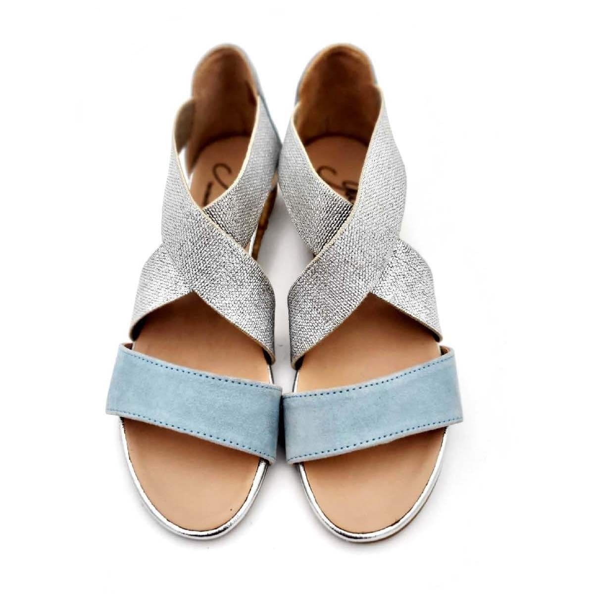 Sandalias Alpargata De La Marca Gaimo Con Elasticos Cruzados En Brillos Con Suela De Yute - Imagen 4