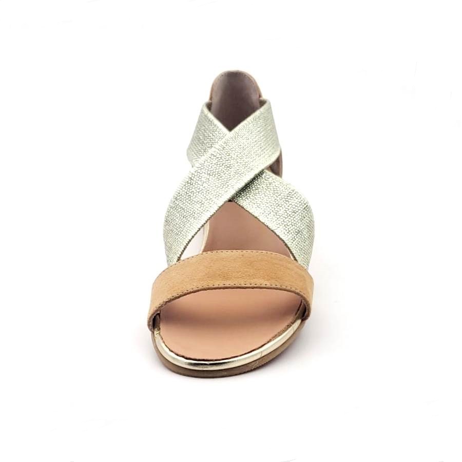 Sandalias Alpargata De La Marca Gaimo Con Elasticos Cruzados En Brillos Con Suela De Yute - Imagen 6