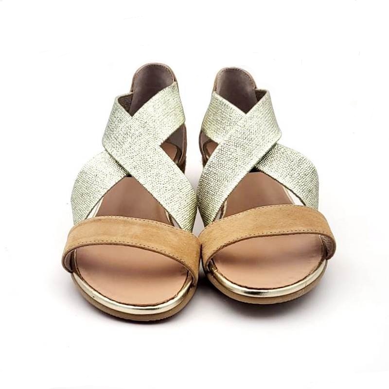 Sandalias Alpargata De La Marca Gaimo Con Elasticos Cruzados En Brillos Con Suela De Yute - Imagen 8