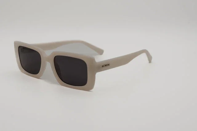 Gafas de Sol Alicante – Montura Cuadrada Chunky en Color Taupe - Imagen 4
