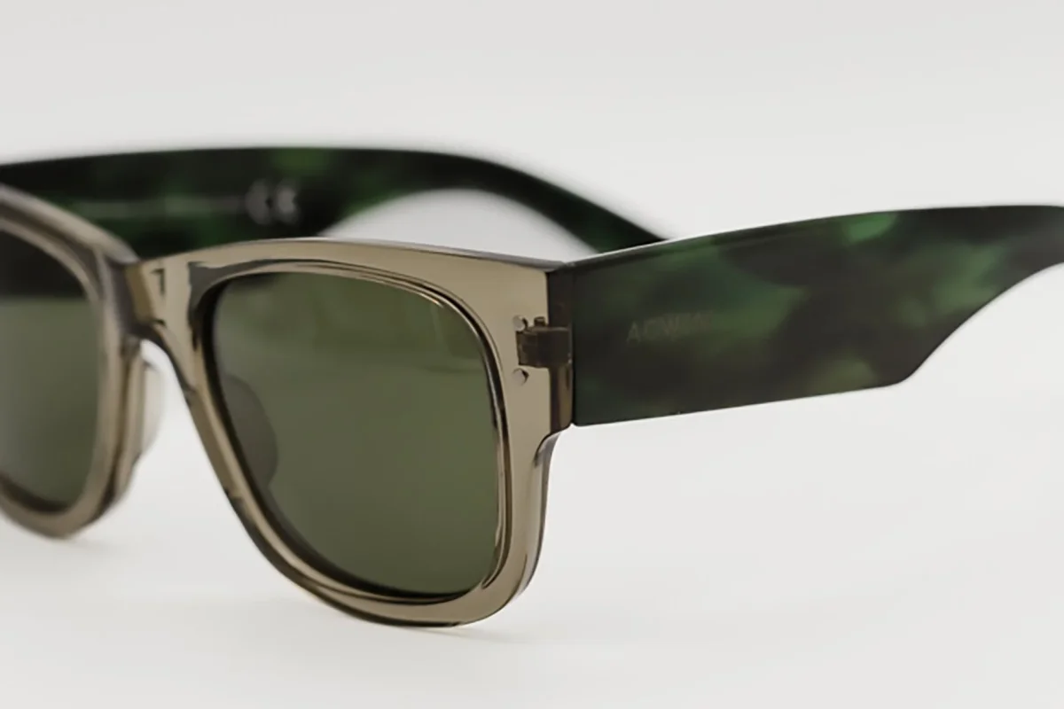 Gafas de Sol Gandia – Diseño Rectangular Gris Translúcido y Verde