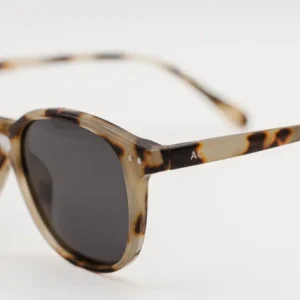 Gafas de Sol Lisboa – Estilo Panto en Carey Claro Havana