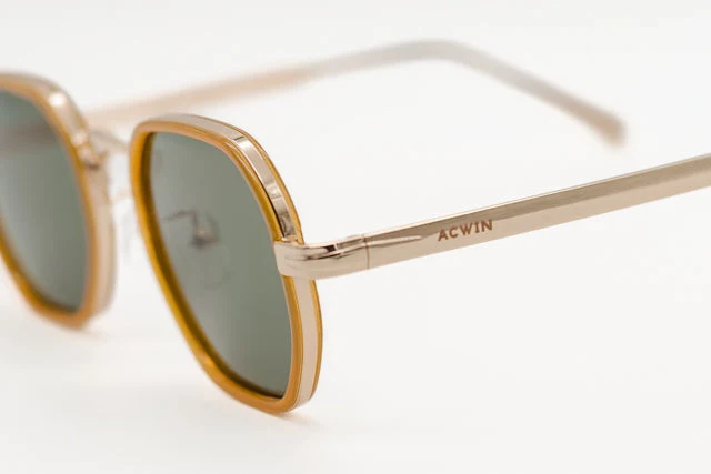 Gafas de Sol Sidney – Estilo Octagonal en Dorado y Mostaza - Imagen 2