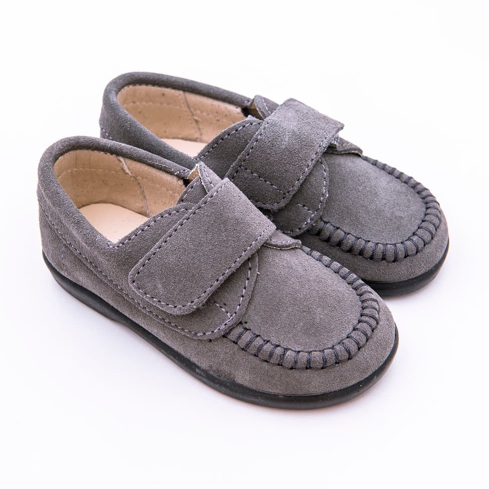 Mocasín zapato niños en piel ante con cierre de velcro y suela de goma antideslizante - Imagen 3
