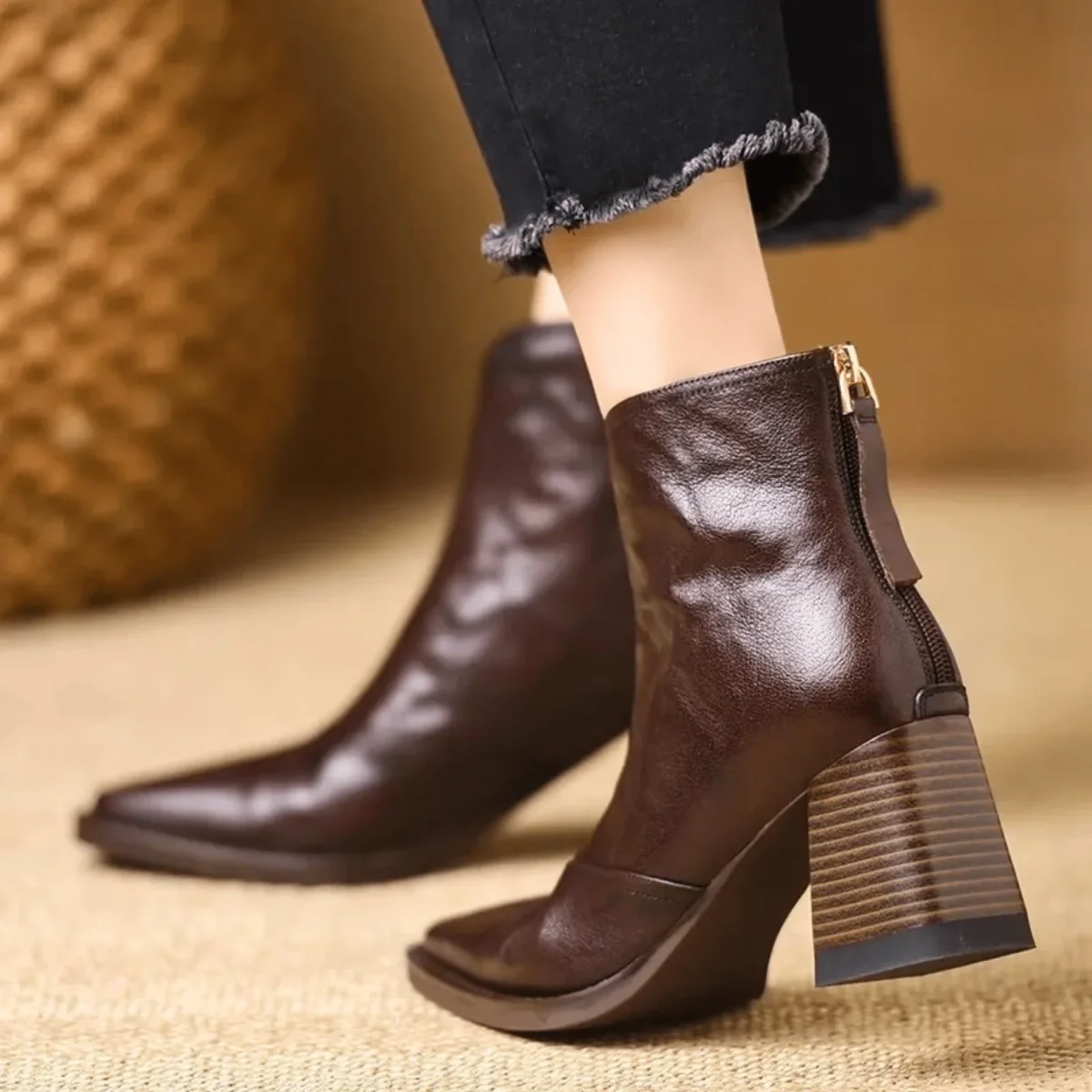 Claudia | Botines de Lujo con Tacón Medio - Imagen 5