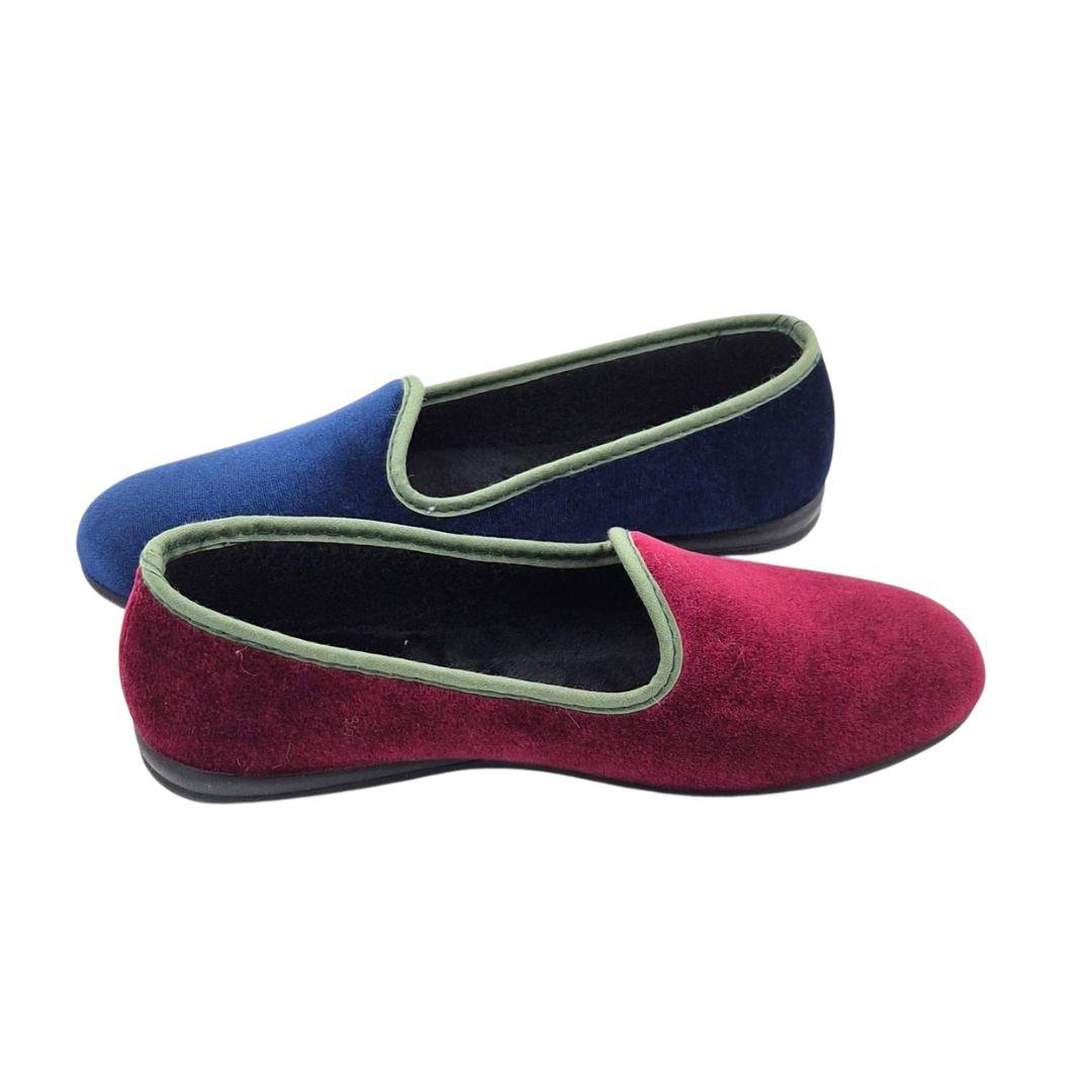 Zapatilla cerrada de terciopelo con ribete verde - Imagen 3